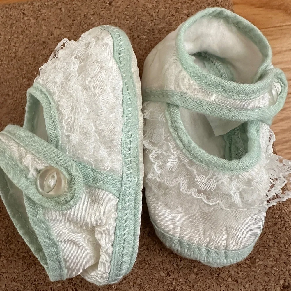 Vintage Infant Cloth Crib Shoes For Girls Made in Japan, Hong Kong